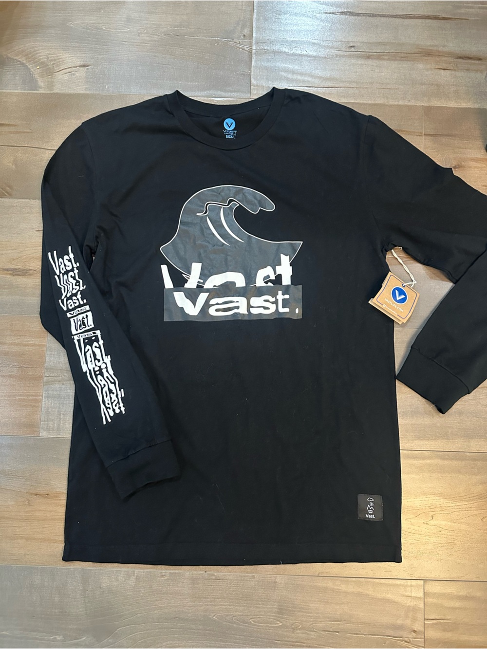 Vast Black Long Sleeve Graphic Tee for Men